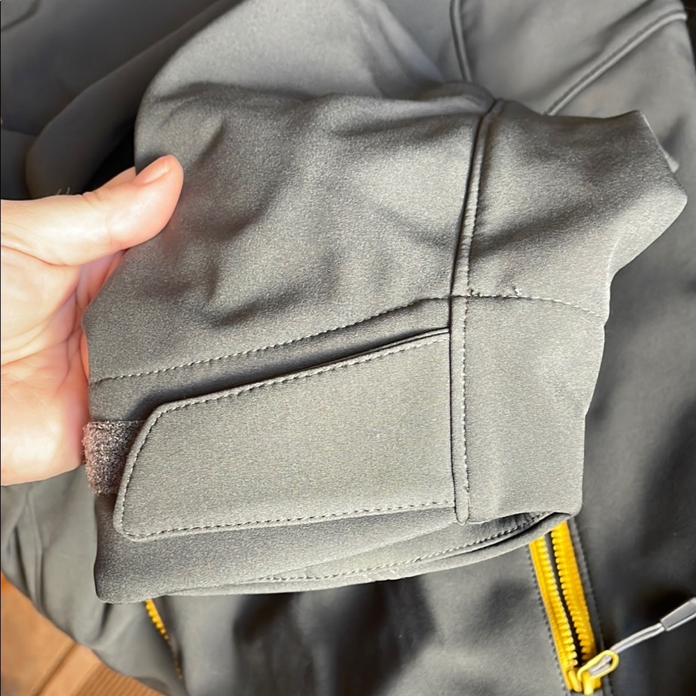Mountain Hardwear Black Jacket - Picture 5 of 11